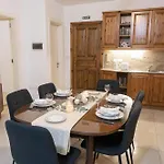 Cozy Aparment, Wifi, 5 Min To Sea, Self Checkin