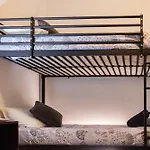 Appartamento Cozy Aparment, Wifi, 5 Min To Sea, Self Checkin *