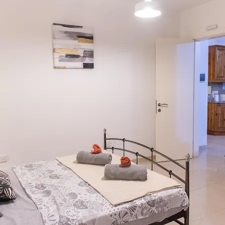 Apartmán Cozy Aparment, Wifi, 5 Min To Sea, Self Checkin Sliema